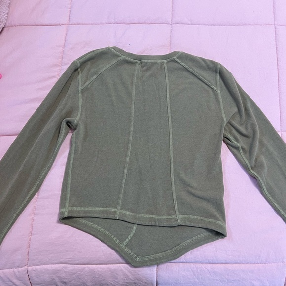 Green abstract long sleeve fashion top - Picture 3 of 3